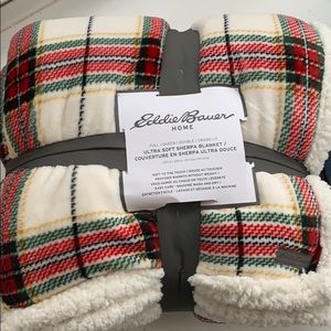 Fluffy plaid blanket
